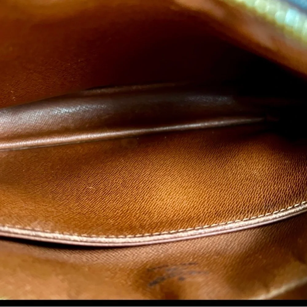 LOUIS VUITTON Monogram Compiegne 23 Clutch Bag - Picture 14 of 16